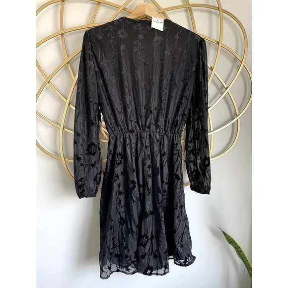 Fraiche By J Velvet Dress size Small - Picture 8 of 10
